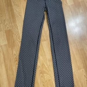 Lululemon Straight-Up Pant in Tri Geo Silver Spoon Black